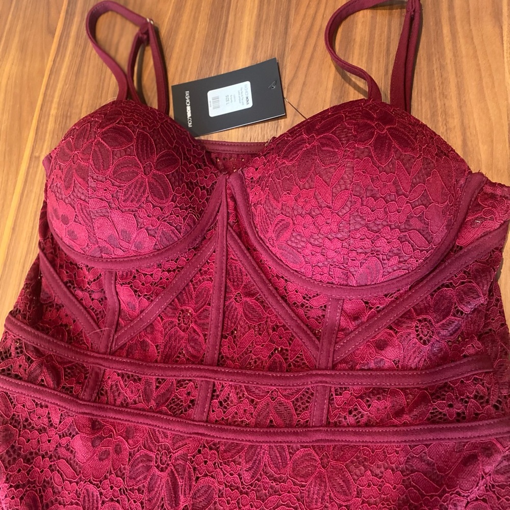Burgundy lace Jumpsuit - Picture 4 of 6